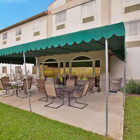 Holiday Inn Express Irwin Pa Tpk Exit 67 By Ihg Exteriör bild