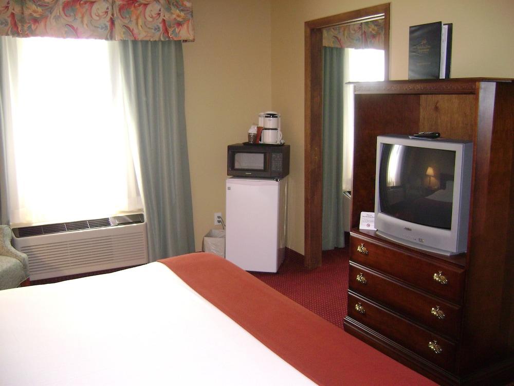 Holiday Inn Express Irwin Pa Tpk Exit 67 By Ihg Exteriör bild